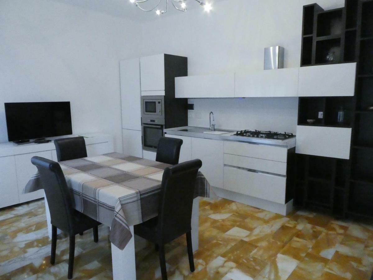 Ferienwohnung Isola Di Man Imperia Exterior foto