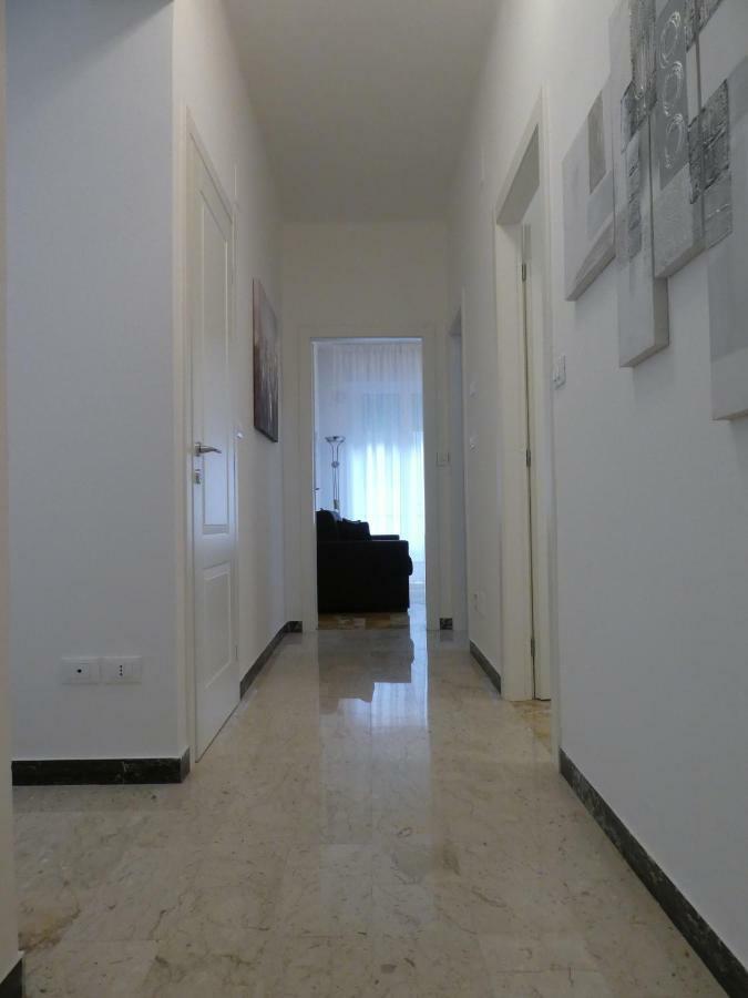 Ferienwohnung Isola Di Man Imperia Exterior foto