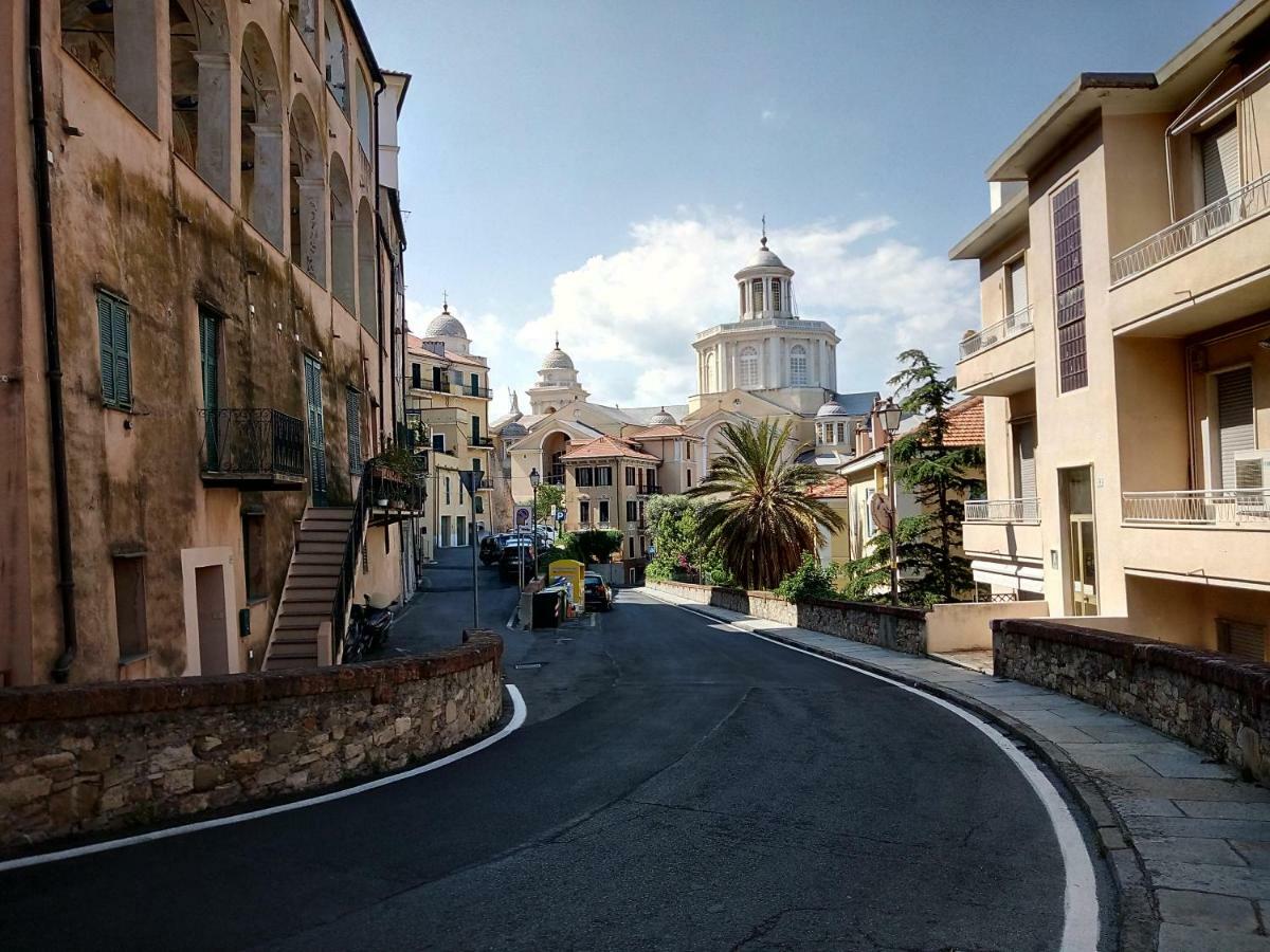 Ferienwohnung Isola Di Man Imperia Exterior foto